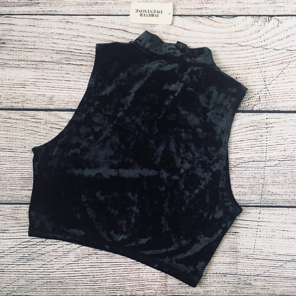 🆕 F21 Crushed Velvet Navy Crop Top - Picture 5 of 8